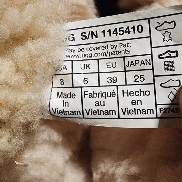 Ugg plus boots NEW - Picture 3 of 6